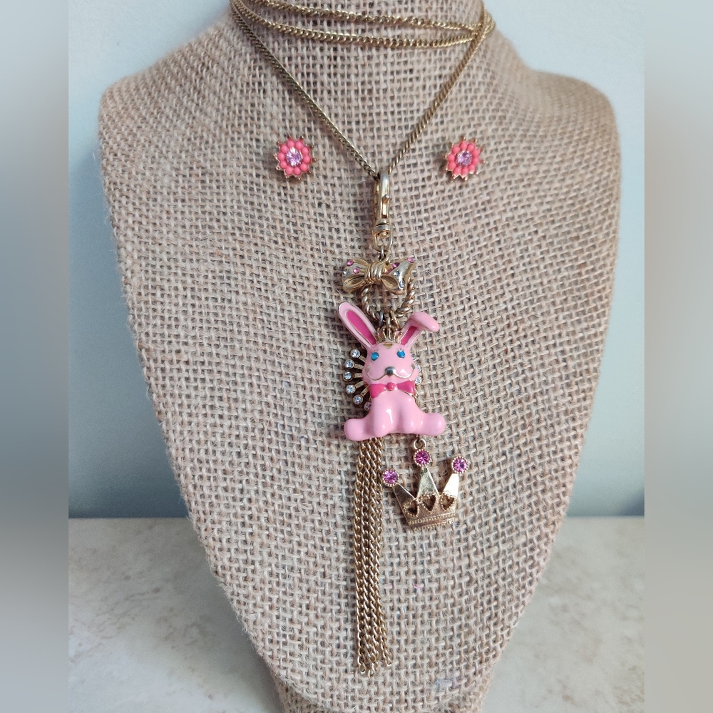 Betsey Johnson Long Bunny Necklace w/Earrings
